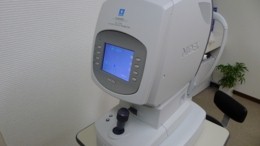 自動屈折度測定装置の写真